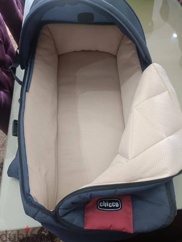 chicco carry cot 1