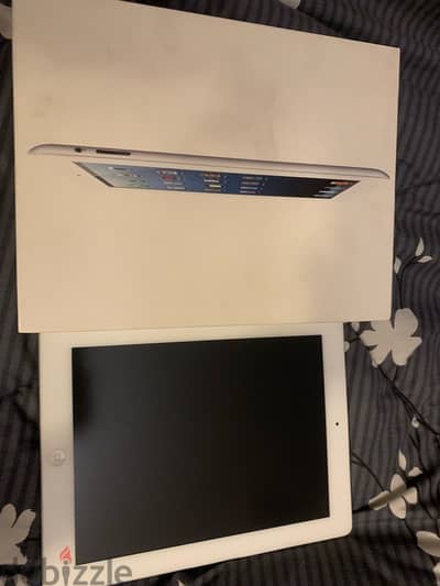 Ipad 2 with original box , ايباد ٢ بحالة ممتازة