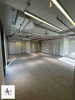 Office 135m for rent fully super lux finished ready to move in hyde park 5th settlement direct view teseen street 0