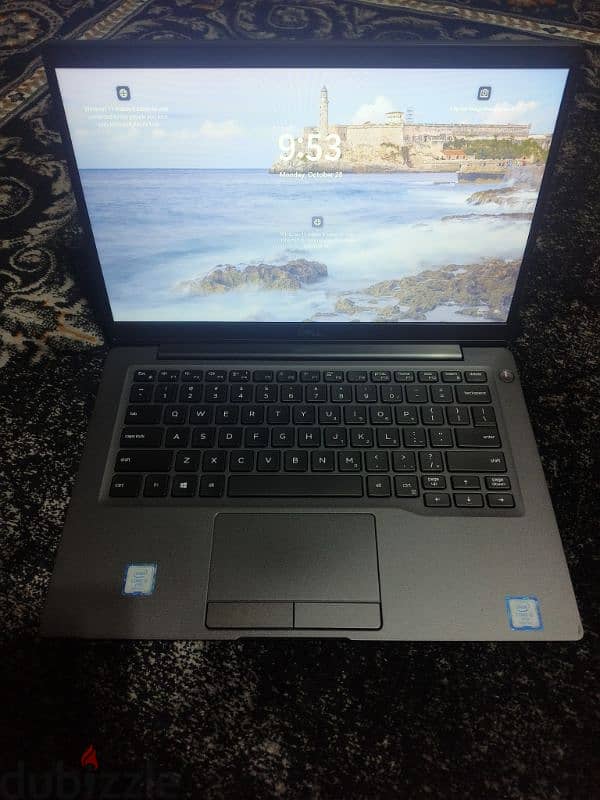 laptop Dell latitude 7300. Core i5 Gen 8. ram8. ssd 256.13. 3inch. slim 7