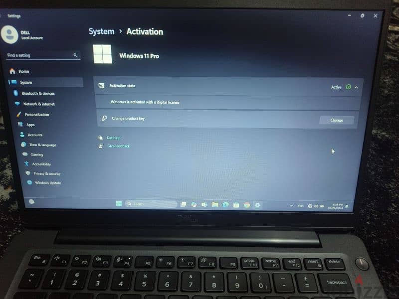 laptop Dell latitude 7300. Core i5 Gen 8. ram8. ssd 256.13. 3inch. slim 15