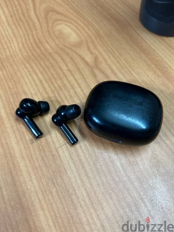 Soundcore R100 wireless earbuds 2