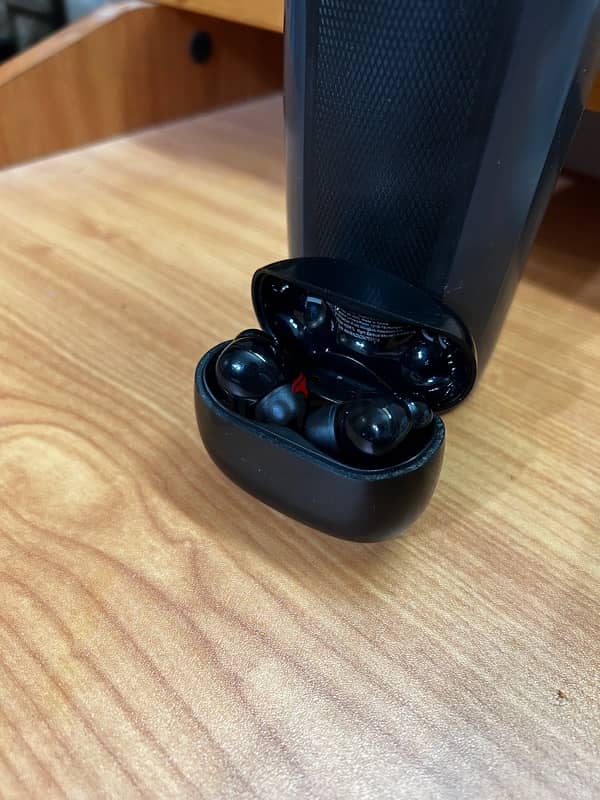 Soundcore R100 wireless earbuds 8