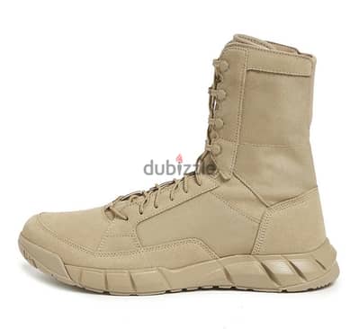 Oakley boots, size 10 (44) جديده من امريكا بدون علبه