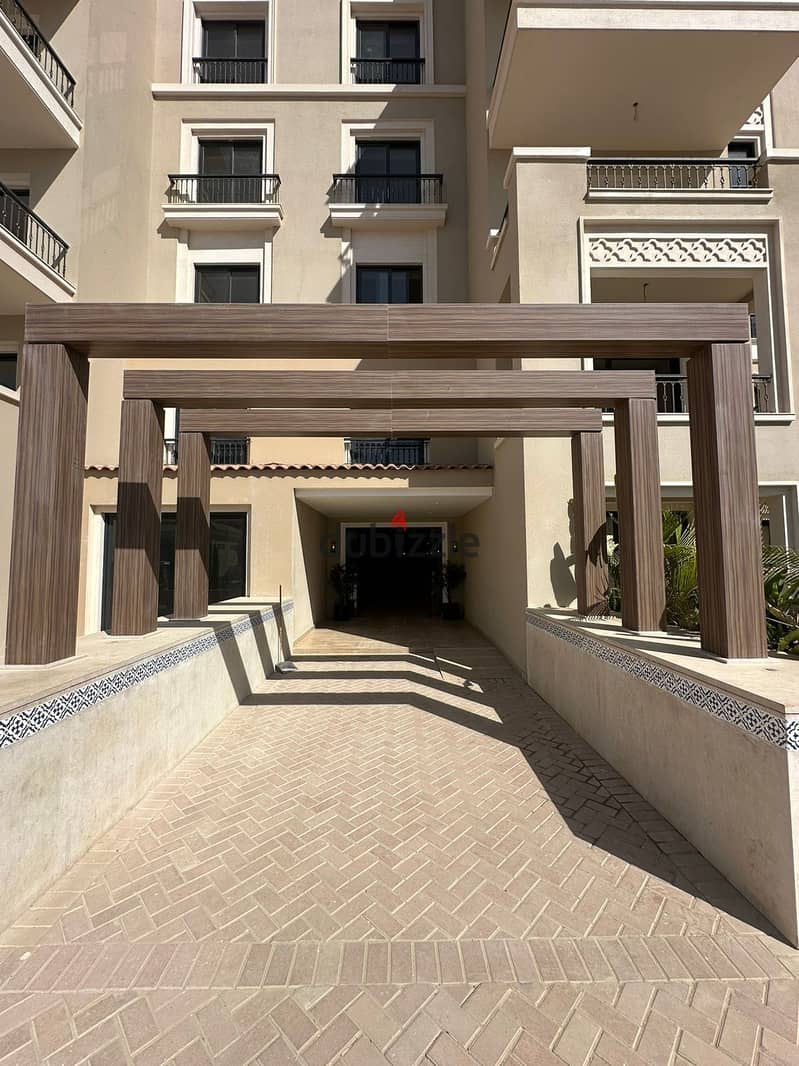 Immediate delivery apartment, finished, ultra super luxury, with air conditioners, in the heart of Sheikh Zayed, near Hyper1, in the Village West Comp 5