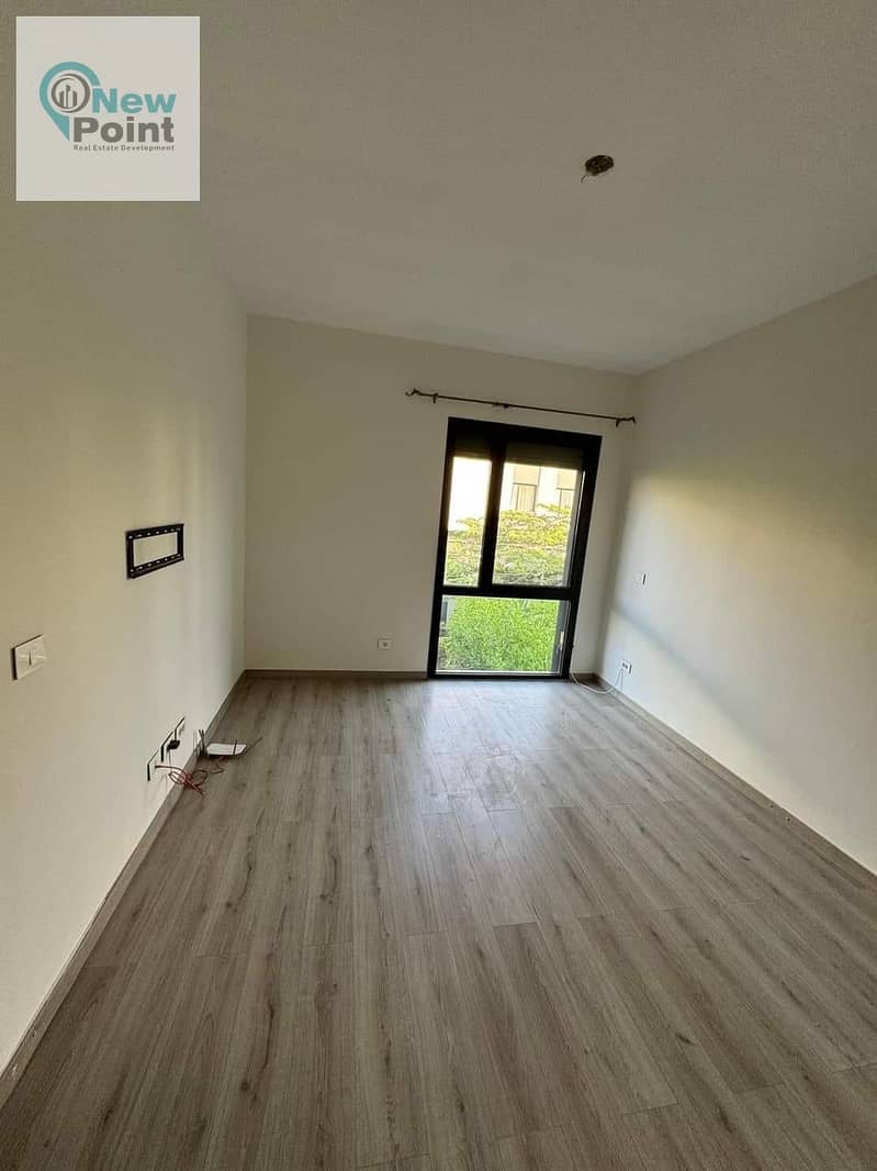 The last townhouse villa, immediate delivery, fully finished, prime location, for sale in Al Burouj Sur Compound in Sur, with the International Medica 19