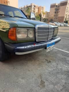 Mercedes-Benz E200 1980 0