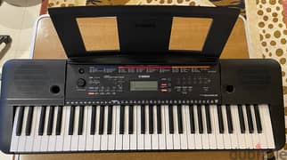 korg Yamaha psr-E263 used like new with the box and the cases 0