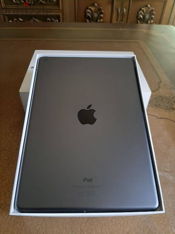 ipad 7 like New 10