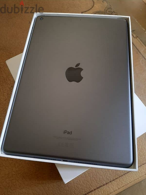 ipad 7 like New 8