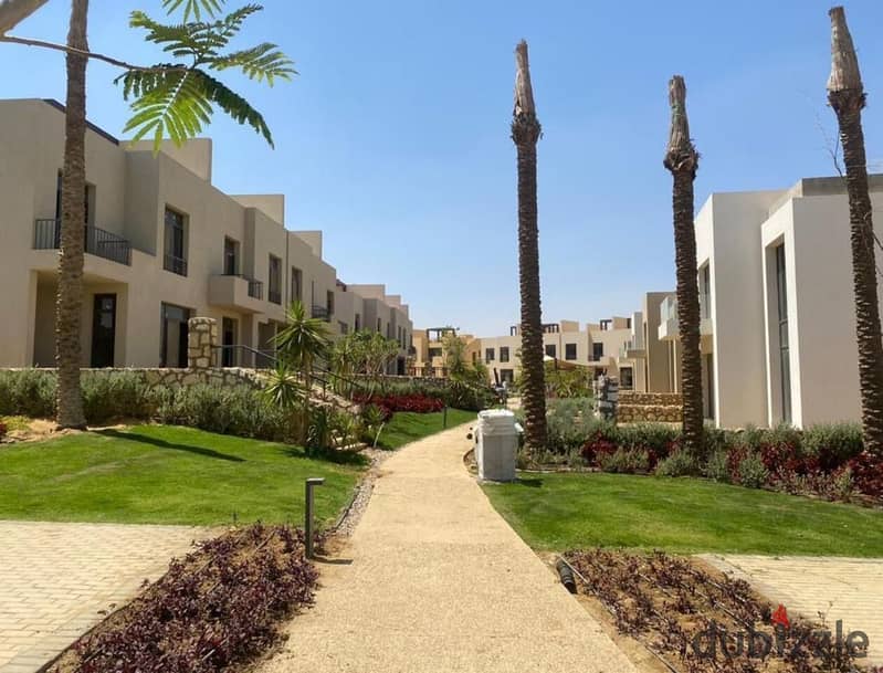 Villa 529m with swimming pool on the boards directly in O'West Compound in installments 4