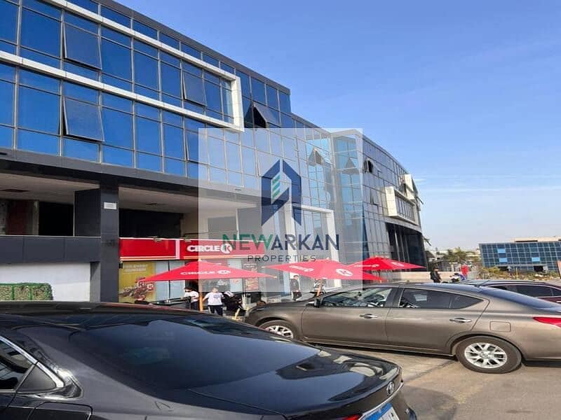 For rent, a clinic of 84M finished in Dunes Mall Sheikh Zayed minutes from Saudi 2