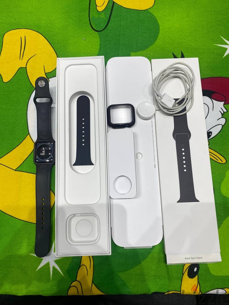 APPLE WATCH SE 40MM   ساعة آبل 9