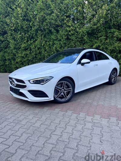 Mercedes-Benz CLA 200  AMG model 2023