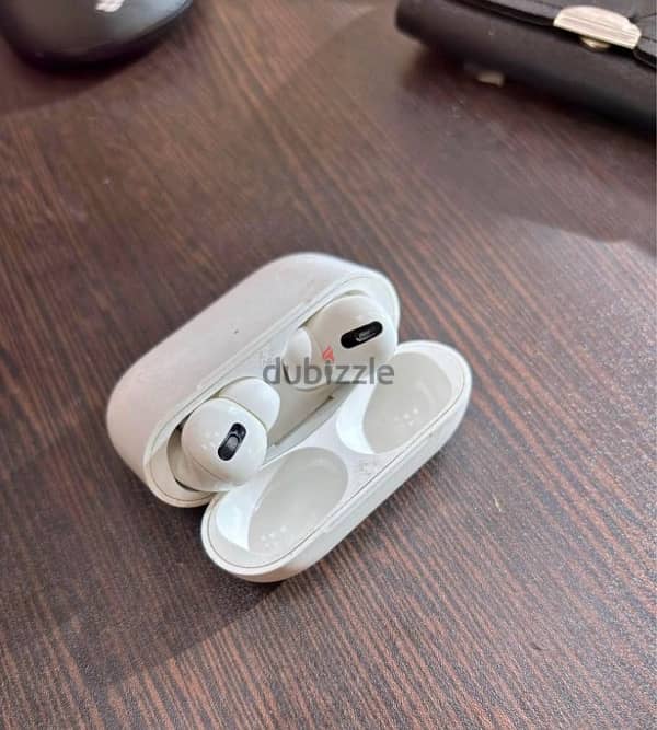 Airpods pro used like new 3