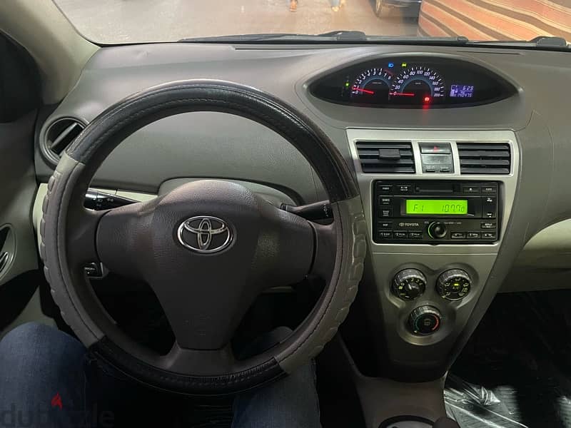 Toyota Yaris 2009 5