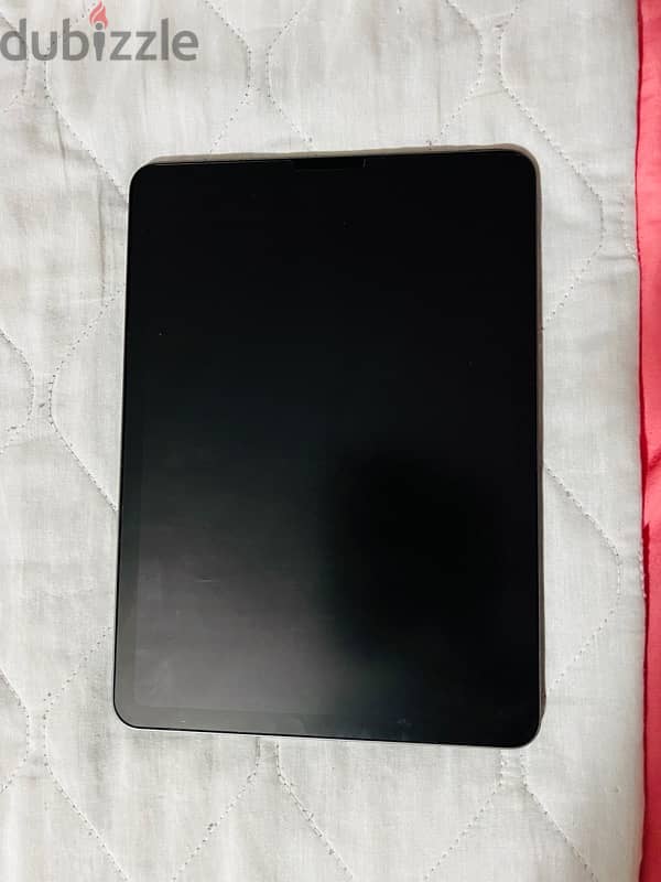 Ipad Air 4 used in excellent condition 1