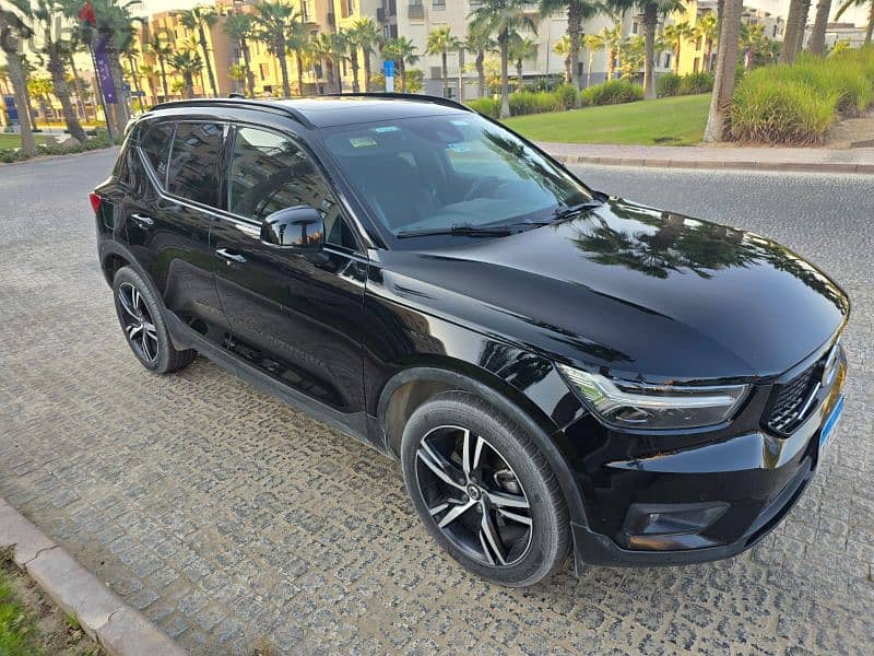 Volvo XC40 2021 R design 0