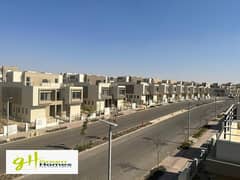 Town hous  for Sale with best location and price at Palm Hills Compound , New Cairo 0