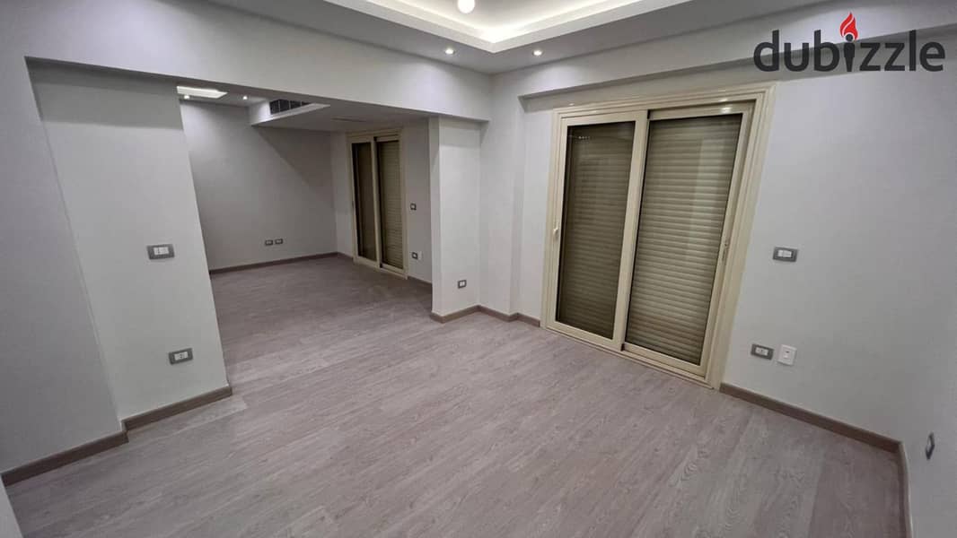 Apartment for rent, kitchen and air conditioning, in Hadayek El Mohandessin Compound, 3 rooms 2