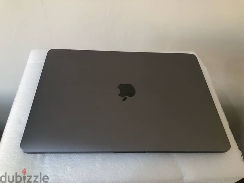 Apple MacBook Pro 1