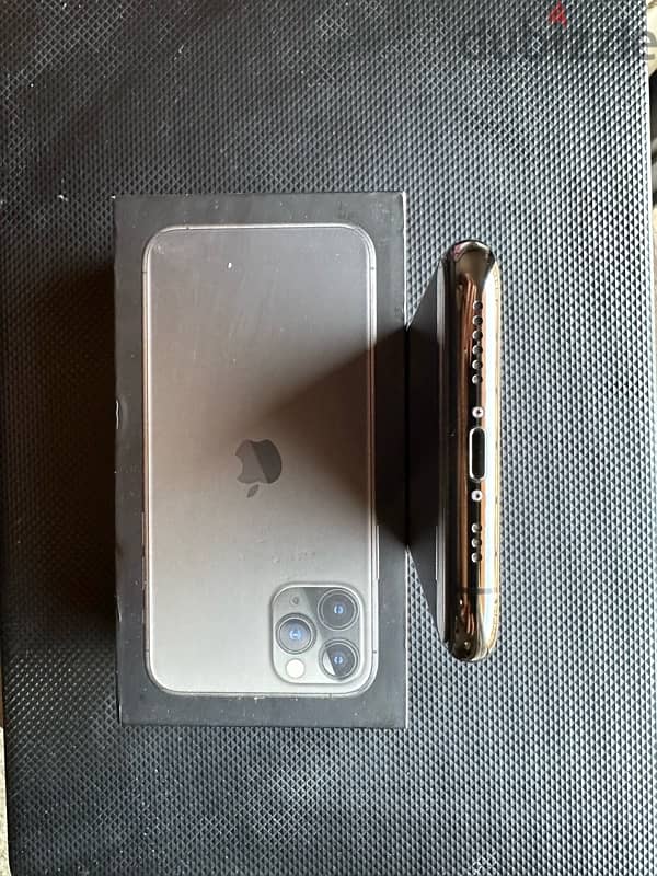 IPhone 11 pro excellent condition 6