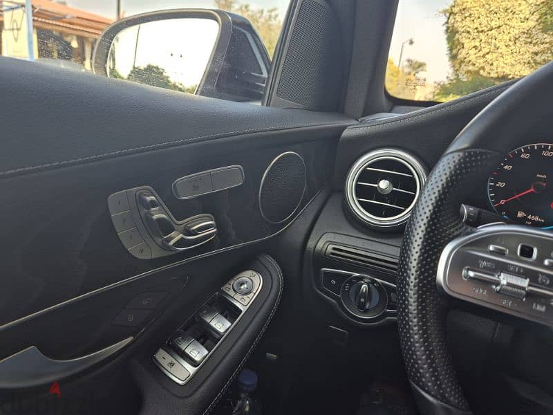 Mercedes-Benz GLC 300 2022,16000 km ,brand new 4