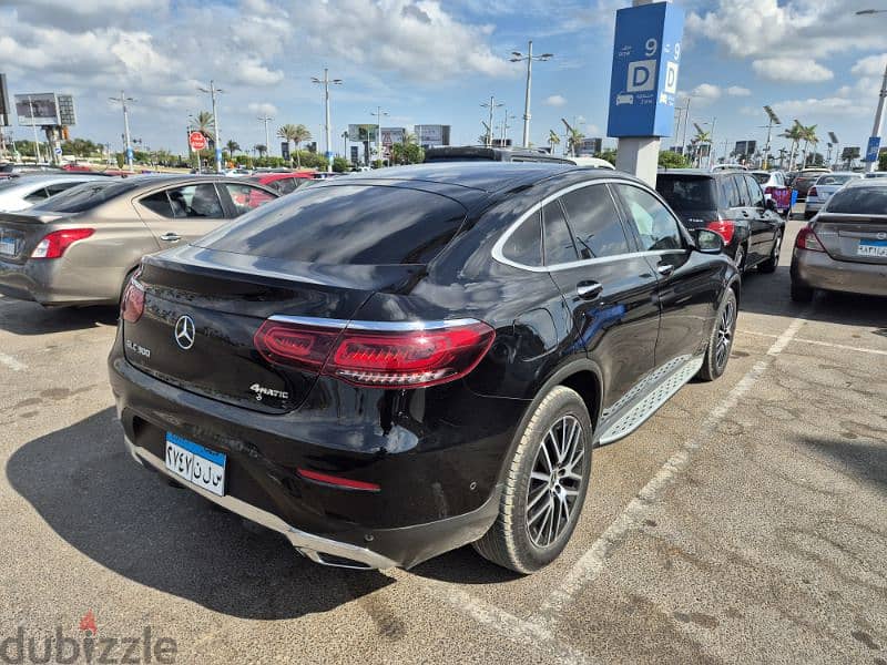 Mercedes-Benz GLC 300 2022,16000 km ,brand new 9