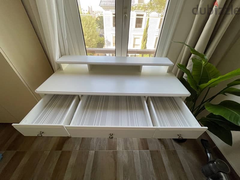 dressing table IKEA 1