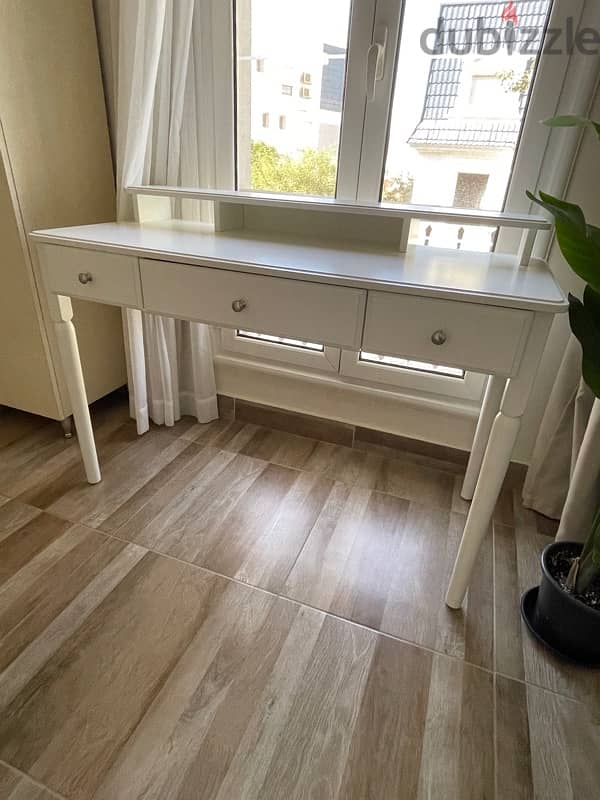 dressing table IKEA 2