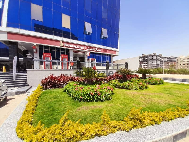 Medical center for rent, 113 meters, finished, view on the front of a mall in Mokattam 6