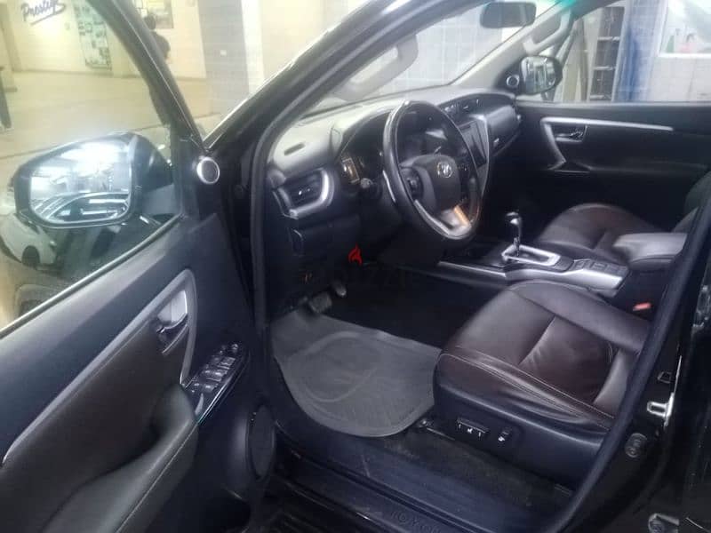 Toyota Fortuner 2019 5