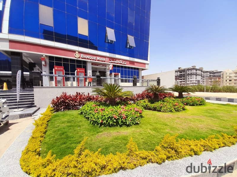 Exclusive radiology center for rent, 113 meters, finished, view on the front of a mall in Mokattam 5