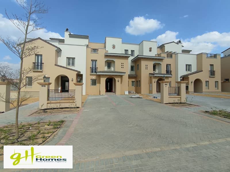 Townhouse corner for sale in Uptown Cairo, area 297 m, in a distinguished location 3