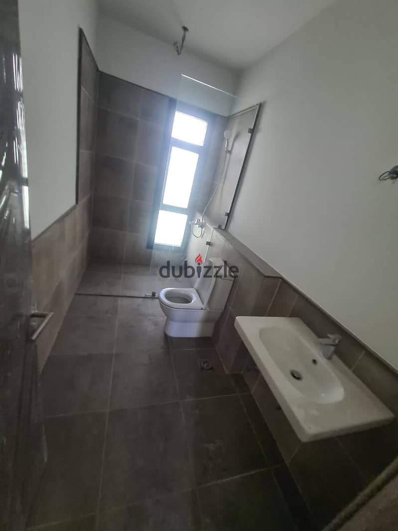 Apartment for sale in Al Burouj Compound, ultra super deluxe finishing, prime location, delivery 6