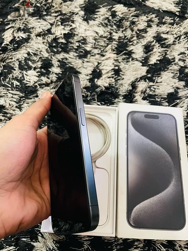 iPhone 15 pro زيروو 3