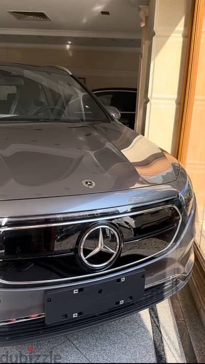 Mercedes-Benz EQA 260 2024 ( gray and black )