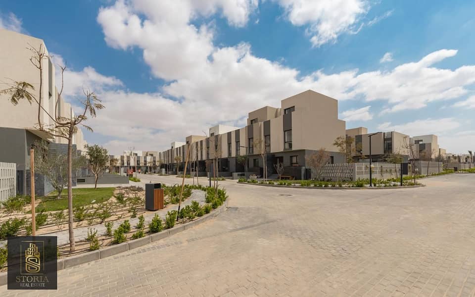 Townhouse villa for sale at the price of an apartment in a prime location inside Shorouk City in a full-service compound “Al Burouj” 4