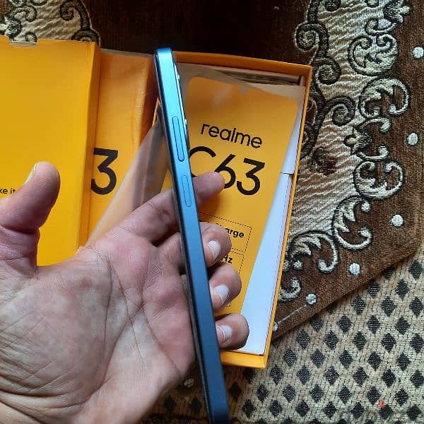 Realme C63 6