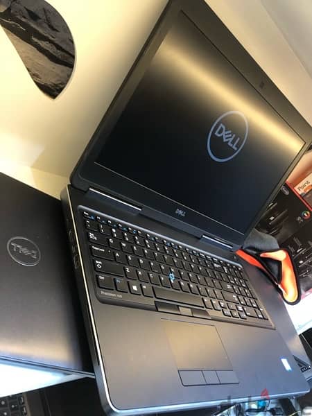 Dell precision 7520 i7 6820HQ cash 8M VGA 4G Nvidia 16G 1