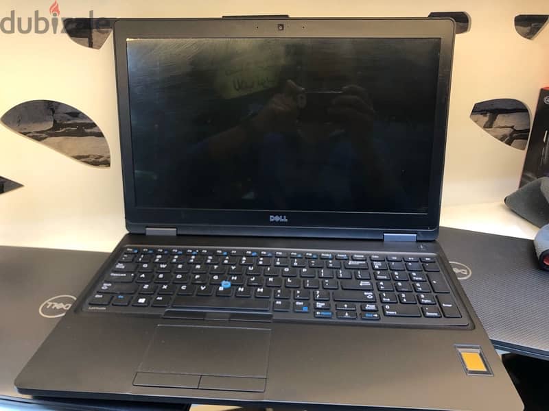 Dell 5580 i5 جيل سادس vpro  ram8G 256SSD 15.6 FHD ips 2