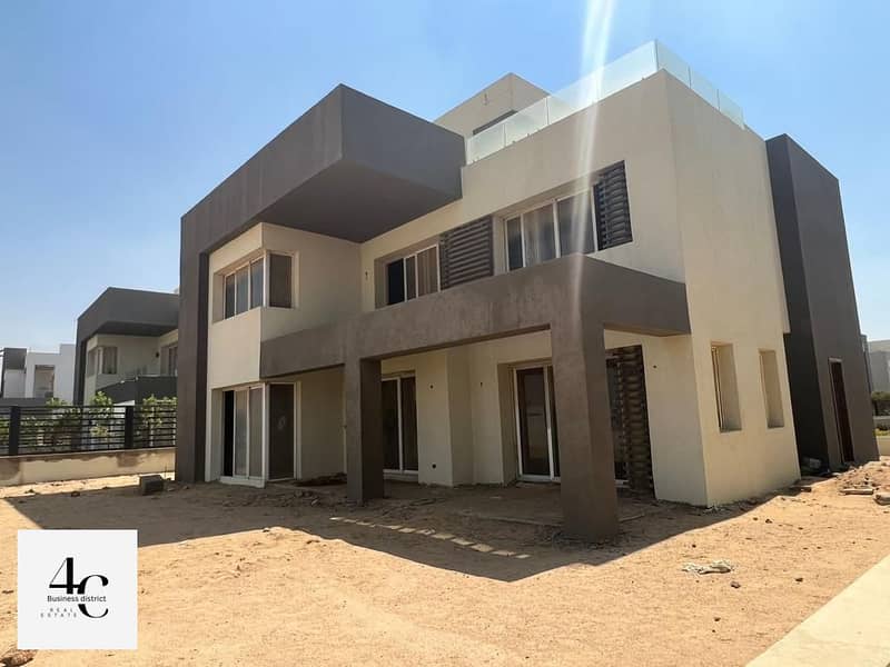 Modern standalone villa 250m with a land area of 380m view Pocket Landscape and Park 141 acres at the lowest price in Hyde Park Fifth Settlement 3