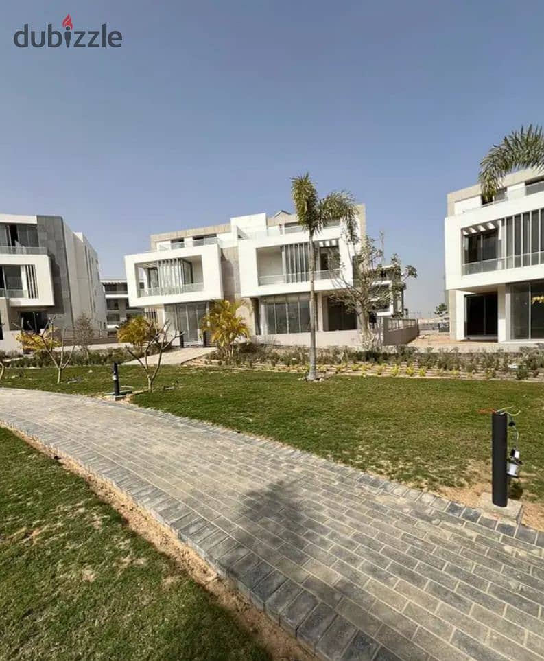 A fantastic apartment in the Eastern Expansions, in front of Mountain View Giza Plateau, inside Jules Inertia compound. 5