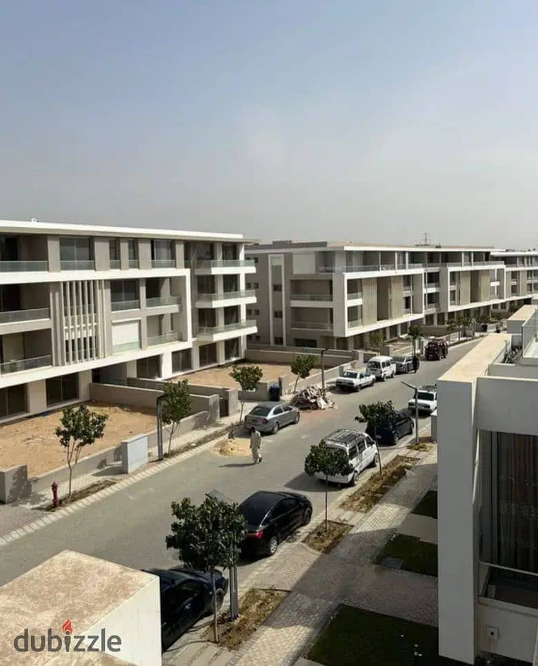 A fantastic apartment in the Eastern Expansions, in front of Mountain View Giza Plateau, inside Jules Inertia compound. 6