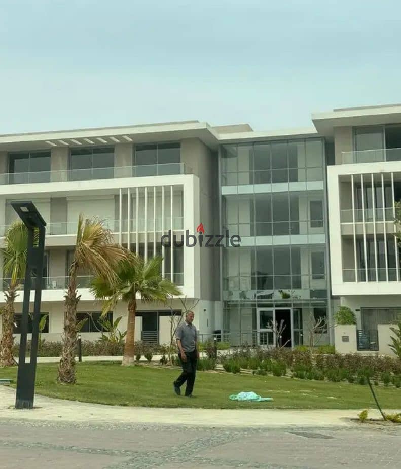 A fantastic apartment in the Eastern Expansions, in front of Mountain View Giza Plateau, inside Jules Inertia compound. 8