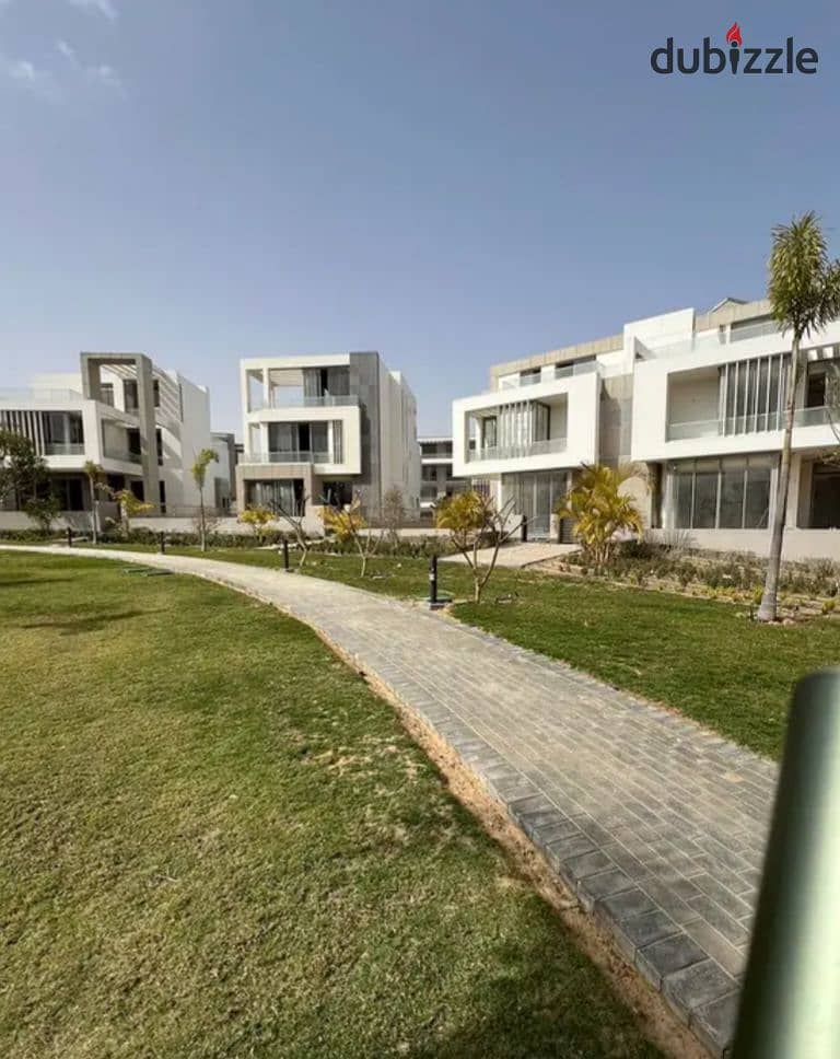 A fantastic apartment in the Eastern Expansions, in front of Mountain View Giza Plateau, inside Jules Inertia compound. 9