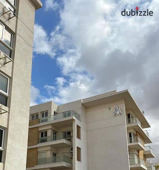 An 210 sqm apartment in a prime location with a stunning view, near Mall of Arabia in Mountain View iCity. 10