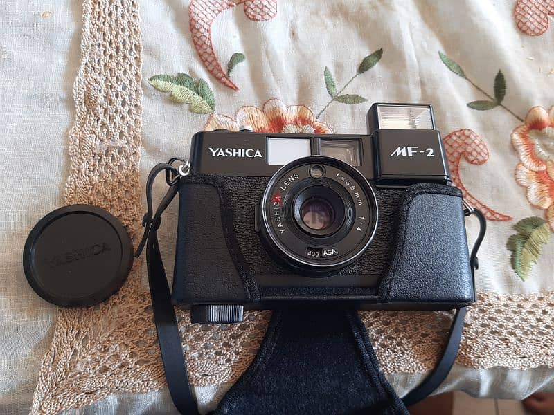 كاميرا YASHICA MF-2 0