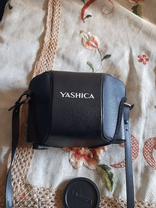 كاميرا YASHICA MF-2 3