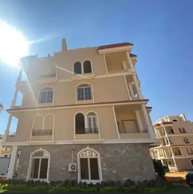 Duplex available for immediate delivery behind Mall of Arabia and next to Al-Sayd Club, in the heart of October. 8